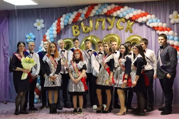 Выпуск 2022 года. Классный руководитель Горбунова Наталья Евгеньевна.