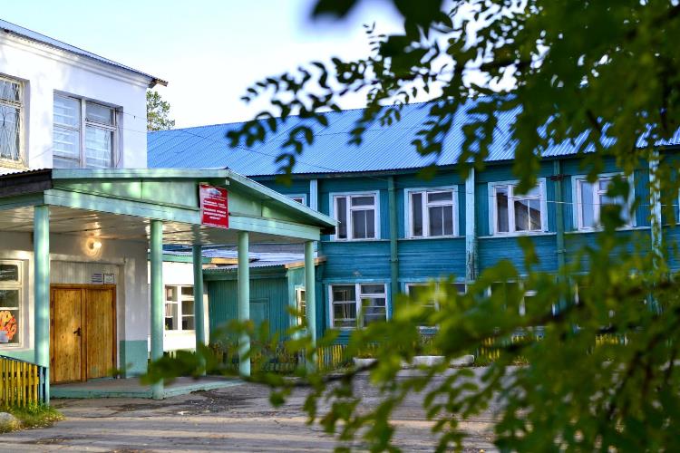 школа, главный вход.